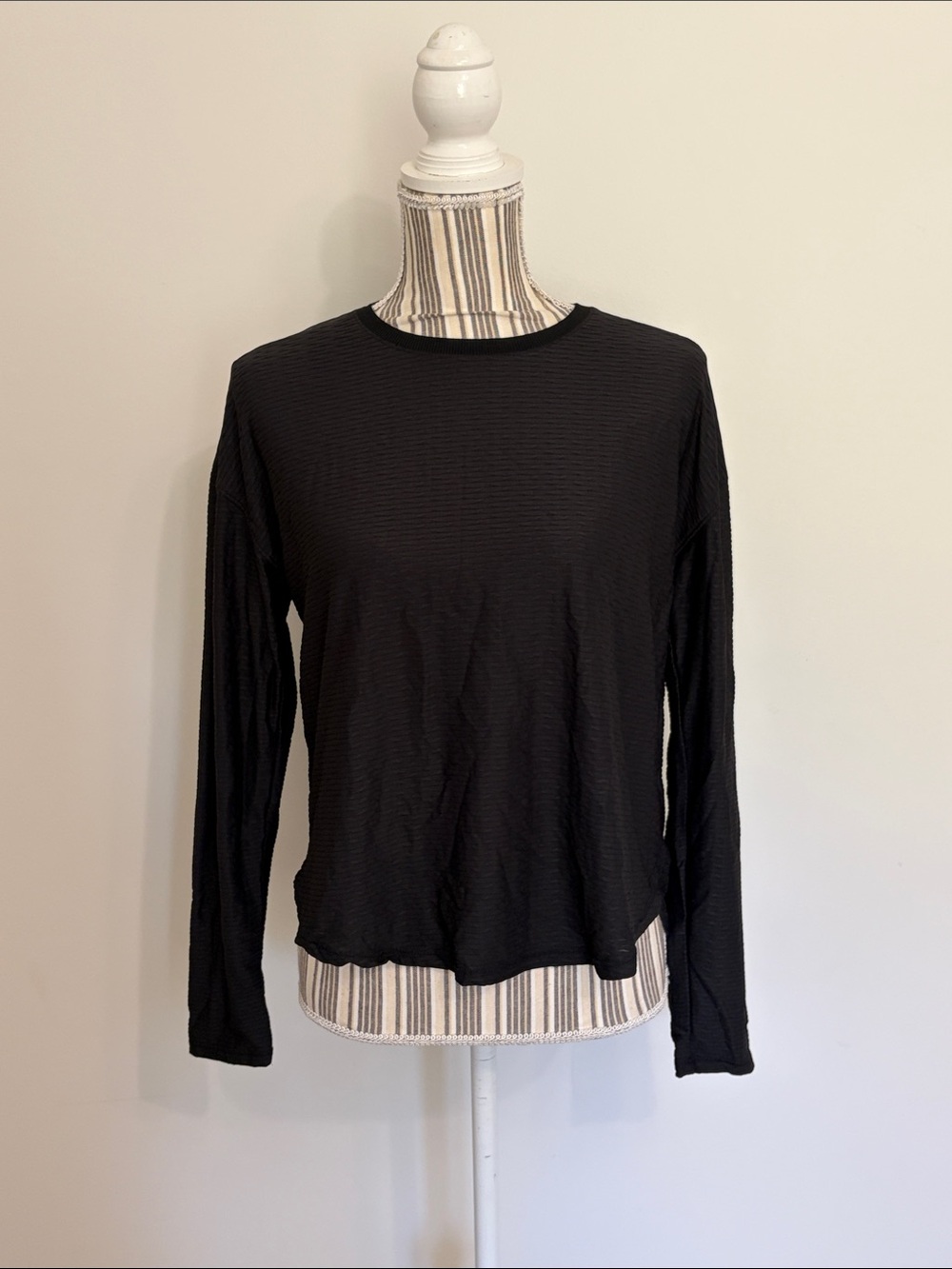 CALIA by Carrie Underwood Black Long-Sleeve Crewneck Top